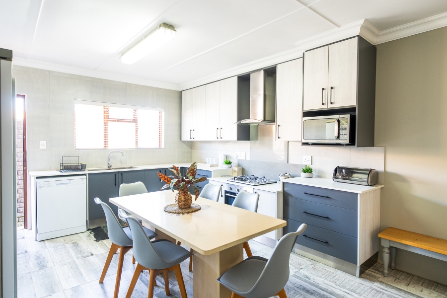 7 Bedroom Property for Sale in Hartenbos Central Western Cape